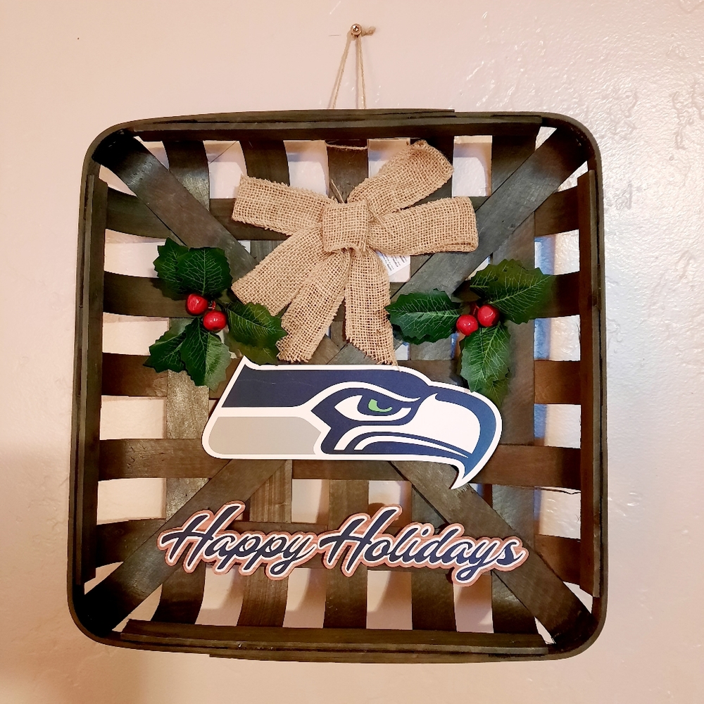 🎄15" Seattle Seahawks NFL Tobacco Basket by FOCO☃️